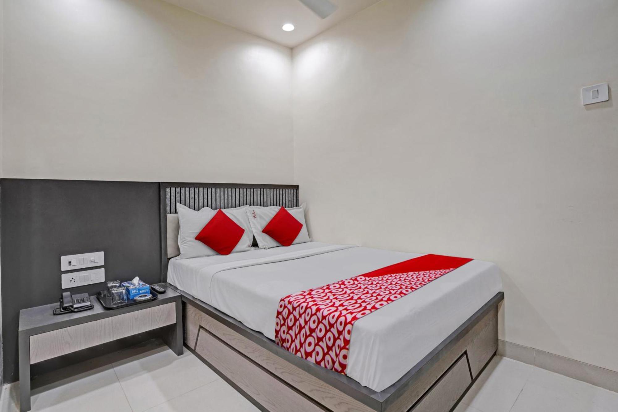 Super Hotel O Dhiman Residency Ulhasnagar Exterior photo