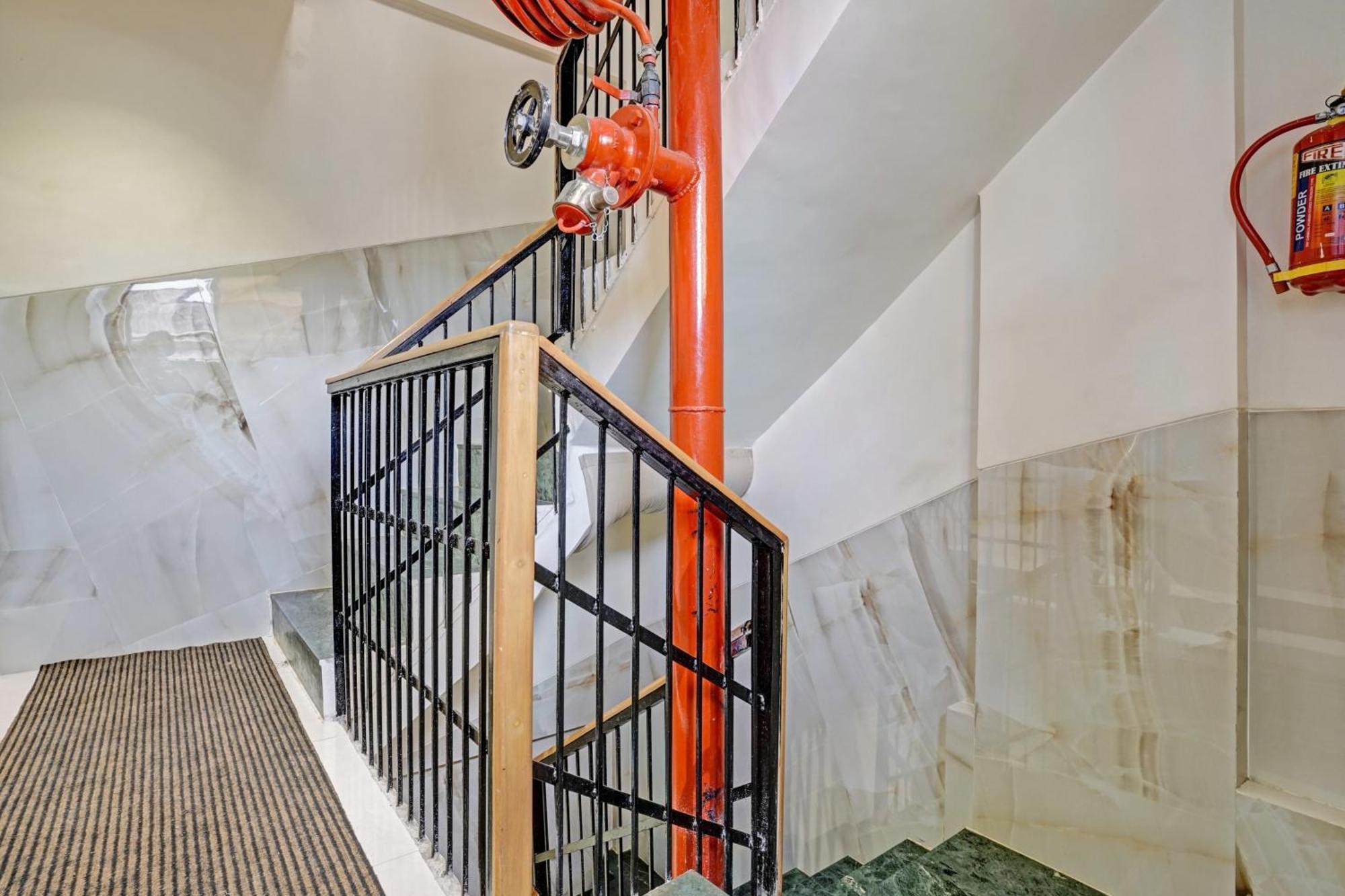Super Hotel O Dhiman Residency Ulhasnagar Exterior photo
