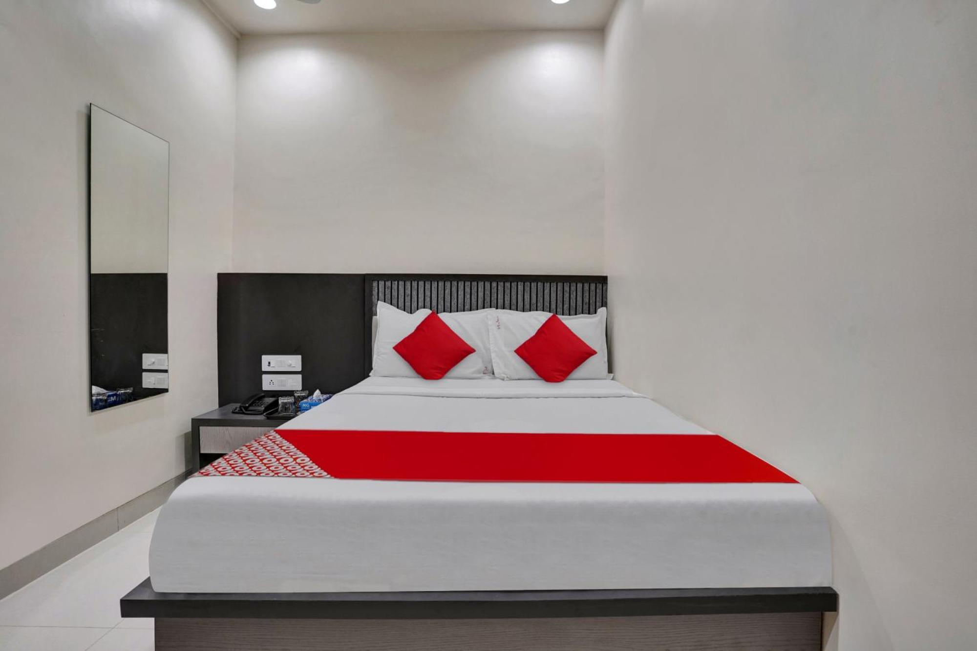 Super Hotel O Dhiman Residency Ulhasnagar Exterior photo